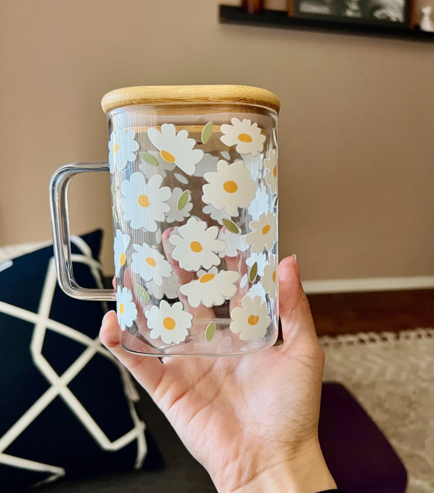 White Daisy Glass Cup